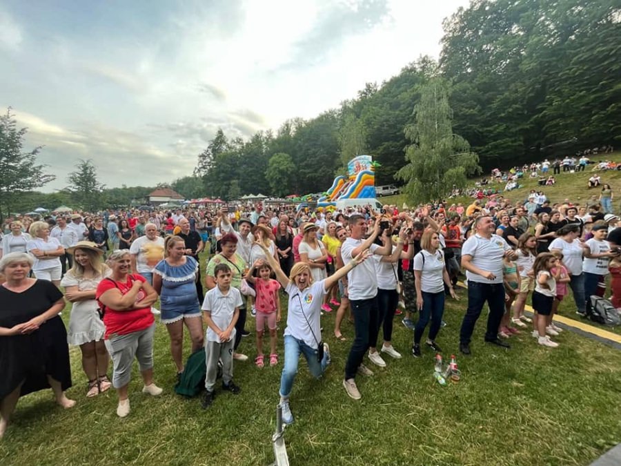 Flori de Sânziene: Ziua orașului Tăuții Măgherăuș – o sărbătoare a comunității, tradiției și bucuriei de a fi împreună