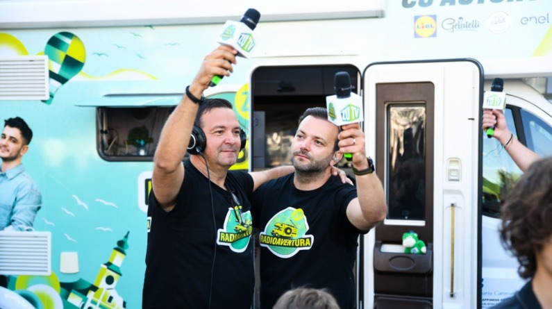 Autorulota ZU ajunge la Baia Mare: Mihai Morar, Daniel Buzdugan și Emma transmit live din inima orașului