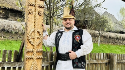 Artistul Ionuț Uivaroși organizează un spectacol aniversar în satul natal; Ce colegi de cântec îi vor fi alături