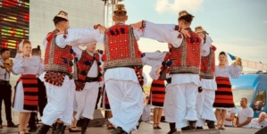 Ansamblul Folcloric Național „Transilvania”, invitat special la Sărbătoarea Sânpetrului de la Rebra