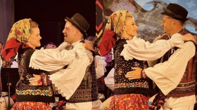 Ansamblul Folcloric Național „Transilvania” organizează cursuri de dans pentru adulți