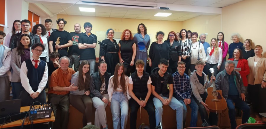 Întâlnire cenaclieră aniversară la Baia Mare: Cenaclul „Voci Eminesciene” celebrează 5 ani de activitate