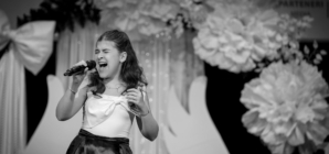 Talent răsplătit cu trofee: Sarah Miklos, performanțe remarcabile pe scenele concursurilor de muzică