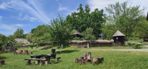 Un artist francez aduce în prim-plan frumusețea satului maramureșean, într-o expoziție de fotografie vernisată la Muzeul Satului Baia Mare
