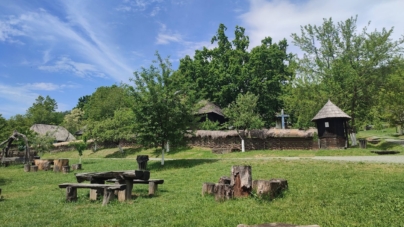Un artist francez aduce în prim-plan frumusețea satului maramureșean, într-o expoziție de fotografie vernisată la Muzeul Satului Baia Mare