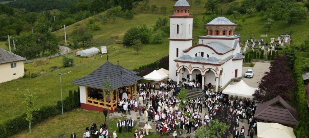 Slujire arhierească la Parohia Valea Muntelui–Bârsana