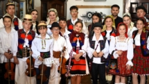 Cântec, emoție și tradiție la examenul clasei mixte de Canto Popular și Vioară de la Școala de Artă „Gheorghe Chivu” Sighetu Marmației