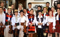 Cântec, emoție și tradiție la examenul clasei mixte de Canto Popular și Vioară de la Școala de Artă „Gheorghe Chivu” Sighetu Marmației