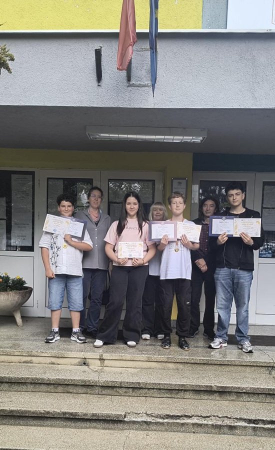 Elevii Colegiului de Arte din Baia Mare, premiați la Concursul Național „Lira de Aur” de la Suceava