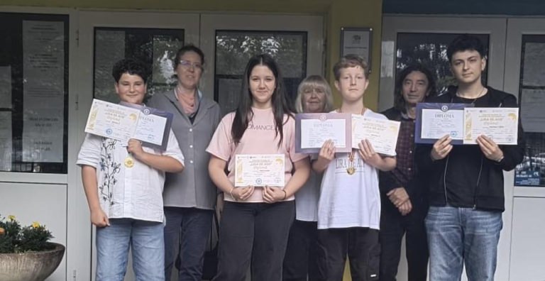 Elevii Colegiului de Arte din Baia Mare, premiați la Concursul Național „Lira de Aur” de la Suceava