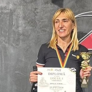 Băimăreanca dr. Camelia Mureșan, pe prima treaptă a podiumului la Cupa Rotary la Karting de la Brașov