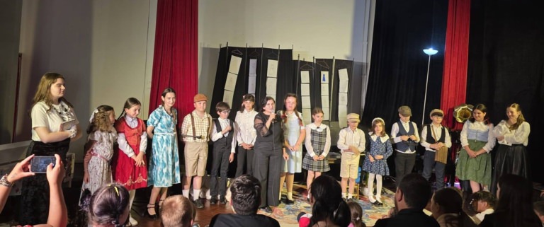 Festivalul de Teatru Școlar „Magia Scenei”, ediția a II-a, a reunit elevi din Maramureș pe scena din Târgu Lăpuș