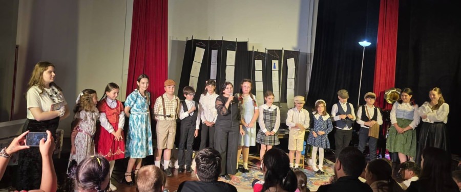 Festivalul de Teatru Școlar „Magia Scenei”, ediția a II-a, a reunit elevi din Maramureș pe scena din Târgu Lăpuș
