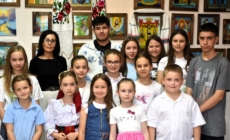Sub semnul luminii: Clasa de Iconografie a Școlii de Artă Sighetu Marmației a organizat expoziția de sfârșit de an școlar