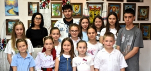 Sub semnul luminii: Clasa de Iconografie a Școlii de Artă Sighetu Marmației a organizat expoziția de sfârșit de an școlar