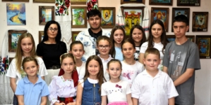 Sub semnul luminii: Clasa de Iconografie a Școlii de Artă Sighetu Marmației a organizat expoziția de sfârșit de an școlar