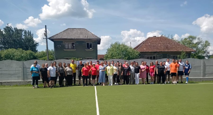 Cupa „Codrului”, organizată de Școala Gimnazială Băsești: profesori din școlile partenere s-au reunit pe terenul de fotbal