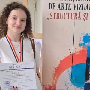 Maramureșeanca Daria Rus a obținut Premiul I la Concursul Național cu participare internațională „Structură și Culoare” de la Iași