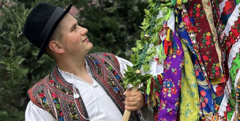 Tânărul etnolog maramureșean Denis Năsui își serbează ziua de naștere