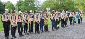 Seară solemnă la Schitul „Schimbarea la Față” din Baia Mare: Cercetașii Maramureșului încheie anul cercetășesc
