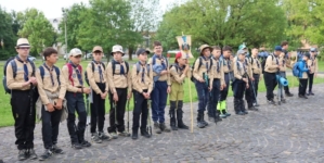 Seară solemnă la Schitul „Schimbarea la Față” din Baia Mare: Cercetașii Maramureșului încheie anul cercetășesc