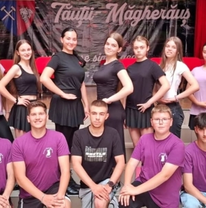 Paula Andreica, solistă și dansatoare în cadrul Ansamblului „Mălinul” Tăuții Măgherăuș, marchează 17 ani de viață și 10 ani dedicați cântecului popular