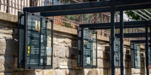 Povestea fascinantă a orașului Baia Sprie, pusă în valoare prin panouri informative amplasate în apropierea Catedralei Romano-Catolice