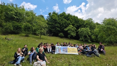 „Școala Naturii în Geoparcul Gutâi-Maramureș” a reunit elevi, profesori și voluntari în cadrul unei noi lecții de geologie pe Valea Bulzului și Cheile Dănești