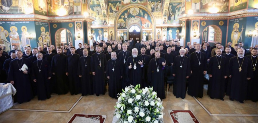 Biserica „Înălțarea Domnului” din Târgu Lăpuș a găzduit conferința preoților din protopopiatele Baia Mare, Lăpuș și Chioar