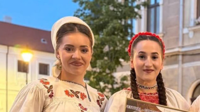 Talentatele Patricia Moldovan și Victoria Petrenciuc vor reprezenta Maramureșul la Festivalul-concurs naţional „Ileana Sărăroiu”