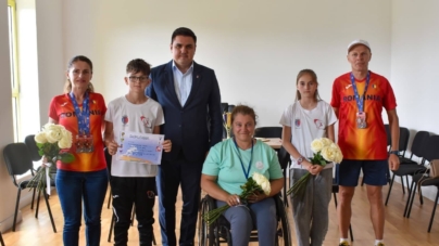 Sportivii ACS Athletic și Ștefania Man din Târgu Lăpuș, premiați la primărie pentru rezultatele deosebite obținute la competițiile din luna mai