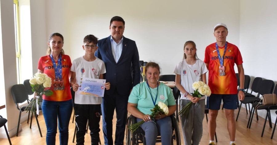 Sportivii ACS Athletic și Ștefania Man din Târgu Lăpuș, premiați la primărie pentru rezultatele deosebite obținute la competițiile din luna mai