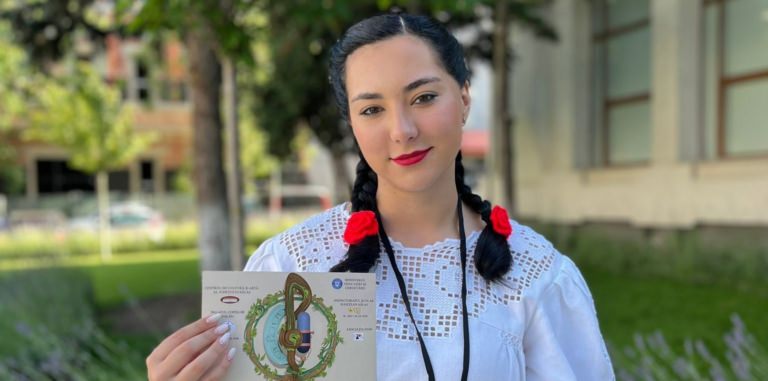 Premiul I pentru Paula Andreica din Tăuții Măgherăuș la Festivalul-Concurs „Porolissum” de la Zalău