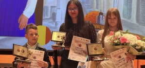Tinerii cântăreți ai Insieme Music School Baia Mare au revenit acasă cu cele trei mari trofee de la Festivalul „Hermannstadtfest” din Sibiu