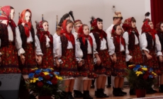 Grupa mijlocie a Ansamblului „Cercănelul” din Borșa, premiată la primul concurs