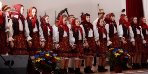 Grupa mijlocie a Ansamblului „Cercănelul” din Borșa, premiată la primul concurs