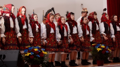 Grupa mijlocie a Ansamblului „Cercănelul” din Borșa, premiată la primul concurs