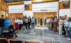 Studentul și colecționarul Ionuț Fintoiu din Argeș, expoziție de port tradițional la Baia Mare