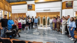 Studentul și colecționarul Ionuț Fintoiu din Argeș, expoziție de port tradițional la Baia Mare