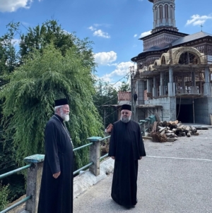 PS Părinte Iustin a vizitat Mănăstirea Rohia și șantierul noului Altar de vară
