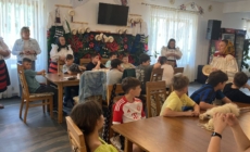 Zeci de elevi din Iași au participat la atelierele Școlii Rădăcinilor Străbune