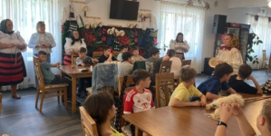 Zeci de elevi din Iași au participat la atelierele Școlii Rădăcinilor Străbune