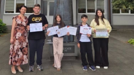 Cununi de lauri pe creștetele olimpicilor de la Colegiul „Vasile Lucaciu” Baia Mare pentru rezultatele de excepție în competițiile naționale de limba și literatura română