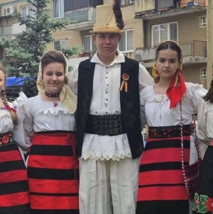 Elevii Școlii Populare de Artă Baia Mare, premiați la Festivalul Interjudețean de Folclor „Dragu-mi-i cântu și jocu” de la Tășnad