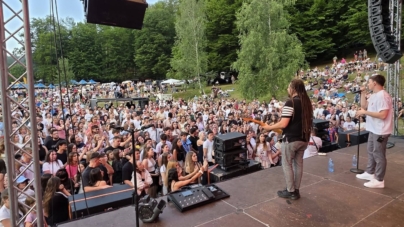 Evenimentul „Flori de Sânziene” de la Tăuții Măgherăuș a fost un succes; Mii de oameni au sărbătorit împreună