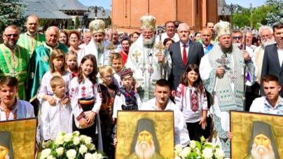 Trei ierarhi vor sluji la Mănăstirea Scărișoara Nouă de sărbătoarea Nașterii Sfântului Ioan Botezătorul