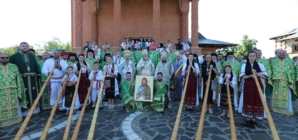 Trei ierarhi la hramul Mănăstirii Scărișoara Nouă
