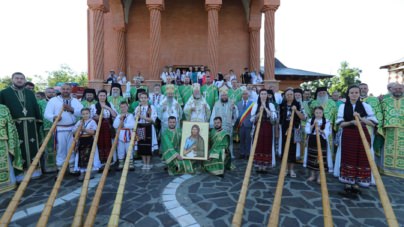 Trei ierarhi la hramul Mănăstirii Scărișoara Nouă