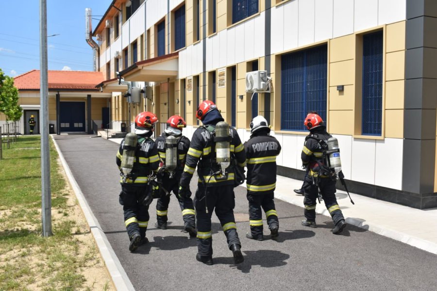 Exercițiu de simulare a unui incendiu la Penitenciarul Baia Mare