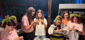 În prag de Sânziene: Zeci de elevi din Tecuci au luat parte la atelierele Școlii Rădăcinilor Străbune